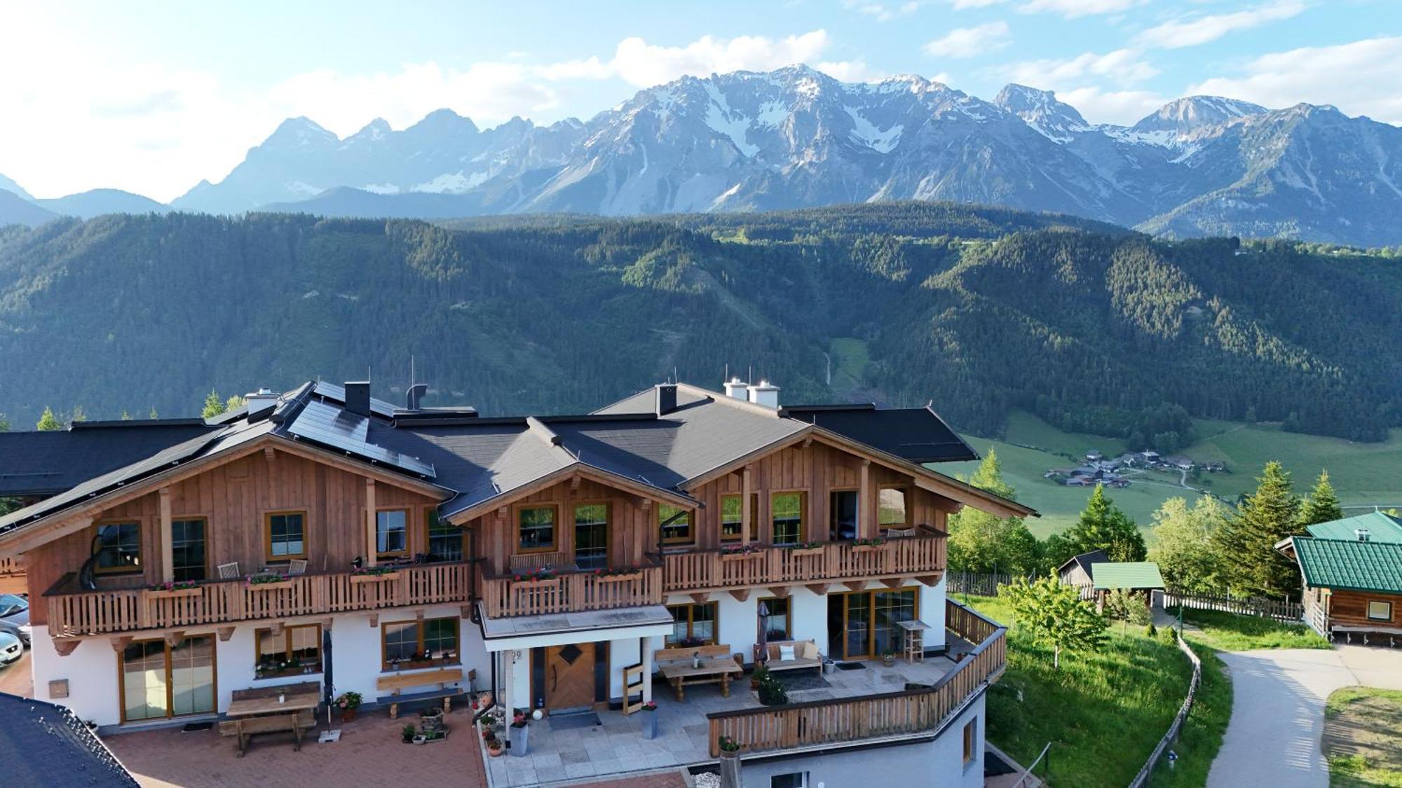 La Montana - Ski & Hiking Lodge Шладмінг Екстер'єр фото