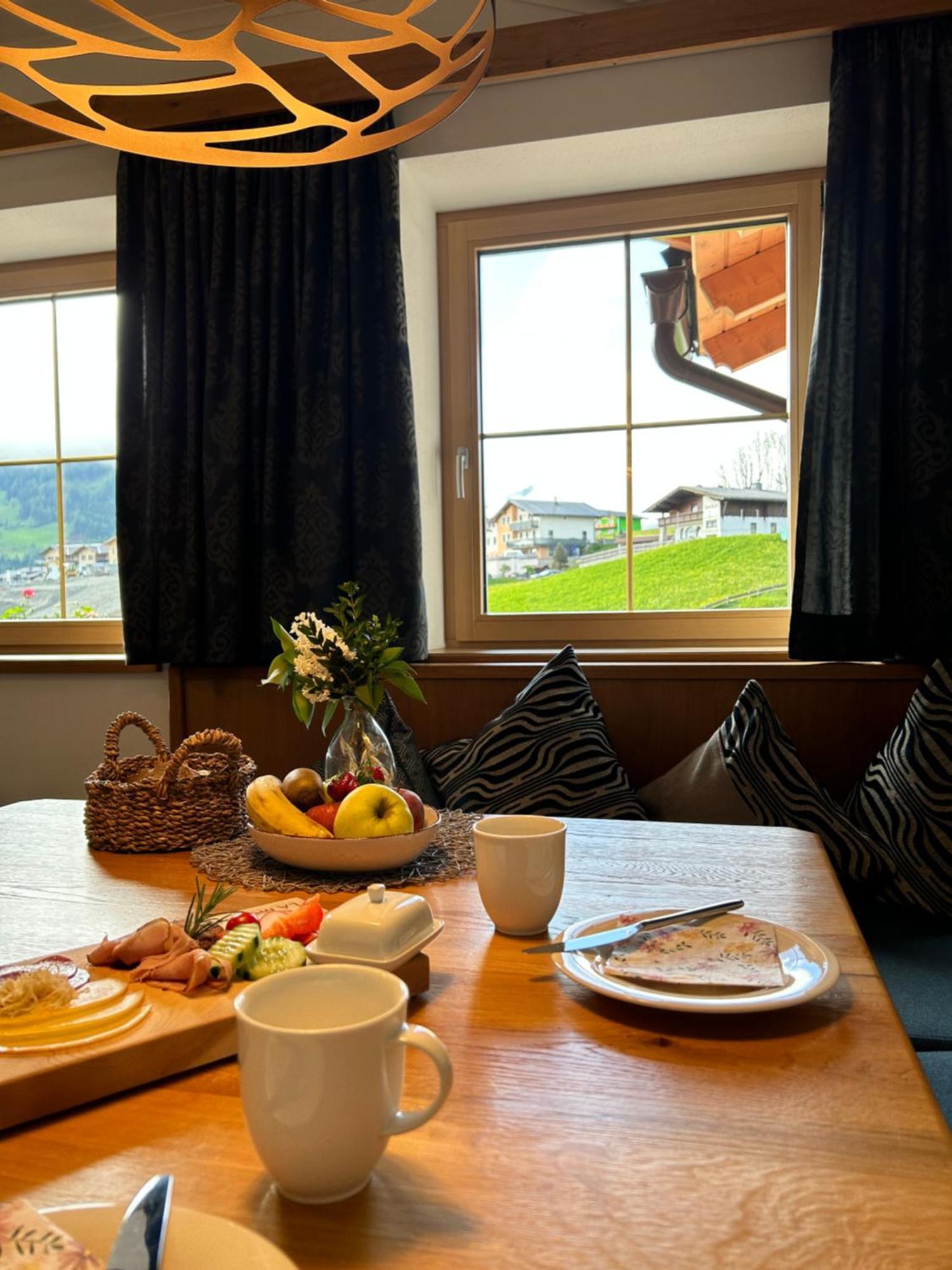 La Montana - Ski & Hiking Lodge Шладмінг Екстер'єр фото